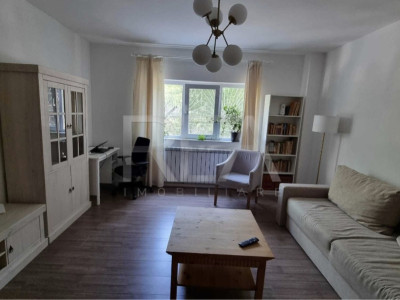 2 camere, P/8, bloc 1986, centrala, 61 mp-Sebastian