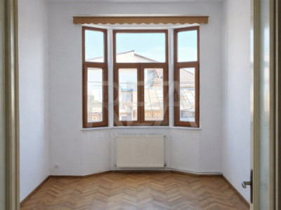 3 camere, Calea Călărașilor, etaj 1, centrală, inst. schimb., 105 mp