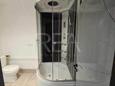 Apartament cu 3 camere în zona Dristor-Vitan