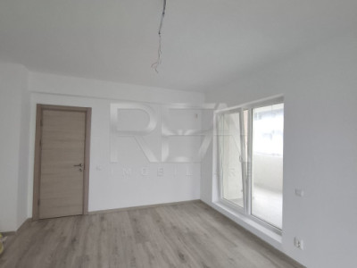 3 camere Titan decomandat, centrală, an 2022, 100 mp