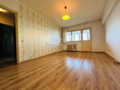 3 camere Colentina decomandat, an 1977, 80 mp