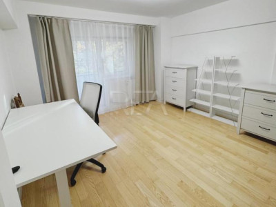 3 camere Unirii decomandat, et. 2, an 1988, 80 mp