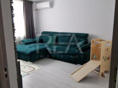 3 camere Titan decomandat,centrală,inst. schimb.,parcare,et. 1,boxă