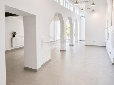 Vilă 9 camere Eminescu, 2 centrale, 355 mp
