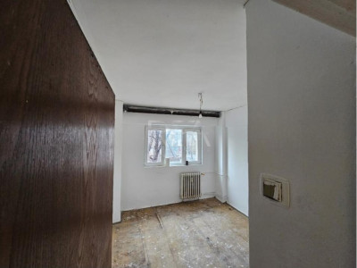 4 camere Dorobanti decomandat, et. 3, an 1980, metrou, 97 mp