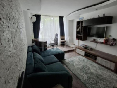 3 camere, et 1/4, anvelopat, 2 boxe 20mp-Apusului