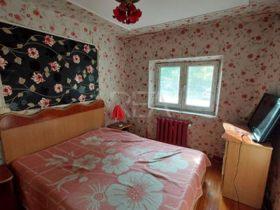 3 camere Vitan decomandat, an 1981, metrou, 62 mp, anvelopat