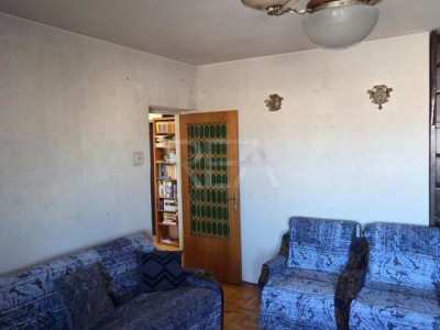 2 camere Unirii decomandat, parcare, an 1993, metrou, 63 mp