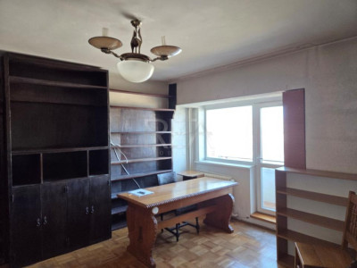 2 camere Unirii decomandat, parcare, an 1993, metrou, 63 mp