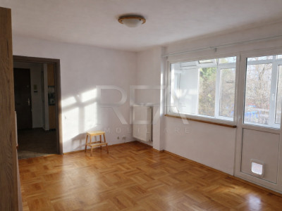 3 camere Titan, centrală, inst. schimb., an 1969, metrou, 68 mp