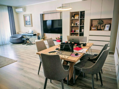 3 camere în Laguna, club cu piscină și promenadă pe lac