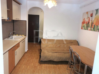 2 camere, decomandat, et 1/8, centrala-Gorjului, Str Moinesti