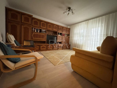 3 camere Vitan-Piața Foișorului decomandat,et. 2,an 1990,76 mp