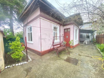 Casa- 4 camere- Centrala proprie-Teren 185,97 mp-Sector 5- COMISION 0%
