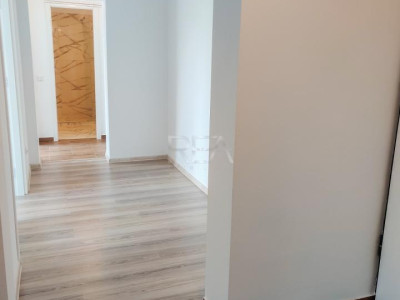 Liniște, lumină și spațiu – 2 camere decomandat lângă Piața Muncii