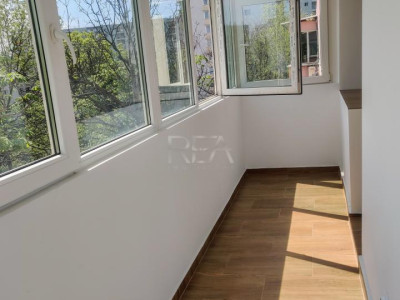 Liniște, lumină și spațiu – 2 camere decomandat lângă Piața Muncii