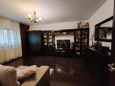 3 camere, decomandat, et 2/8, anvelopat- 13 Septembrie