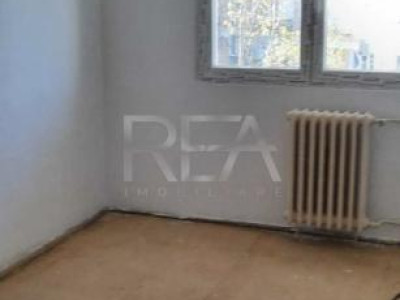 3 camere+ boxa, et 5/10, 72 mp, bloc 1980- Drumul Taberei