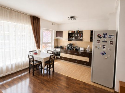 3 camere Titan decomandat,centrală,et. 5,an 2009,70 mp