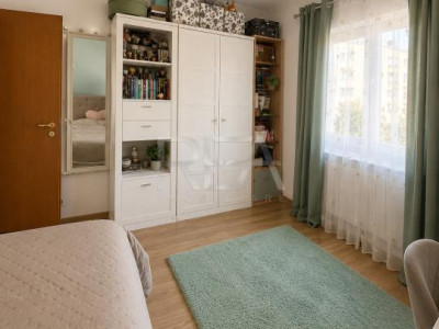 4 camere Vitan decomandat,centrală,inst. schimb.,parcare,an 1990,metrou, 93