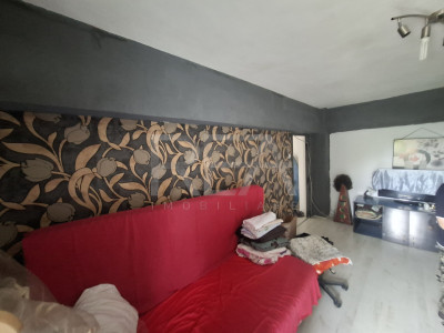 2 camere, et 4/10, bloc 1986, anvelopat- Crangasi