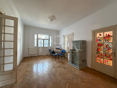     Vilă interbelică - 8 Camere  Capitale - Dorobanți