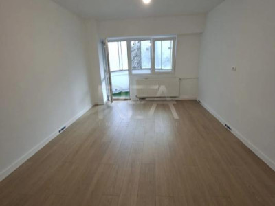 Garsoniera confort 1 - total renovata - la 550 de  metri de metrou.