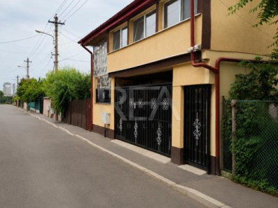 Casă P+1 + teren , Sector 4  | Centrală proprie |