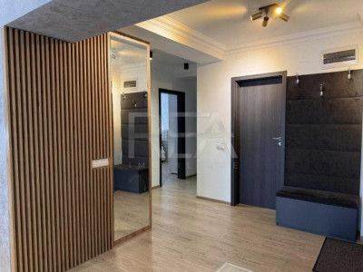 4 camere, et 10/11, 100 mp-Complex Moghioros Park