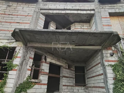 VILA Duplex 1400 m.p. Construiti si 1500 m.p. teren Domnesti - pentru Business