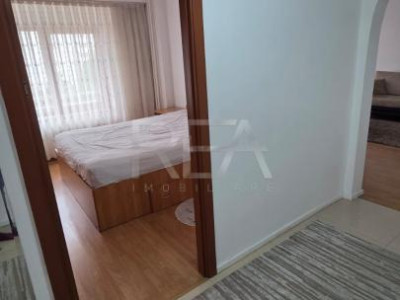 2 camere Nerva Traian decomandat, et. 4, an 2001, metrou, 60 mp