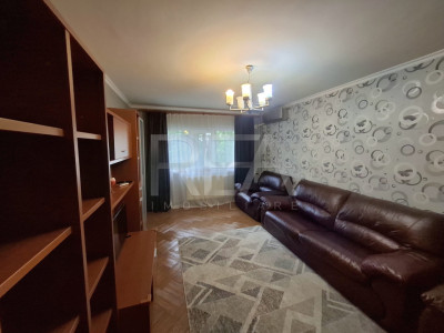 2 camere, et 1/4, 57 mp, bloc 1984-Apusului