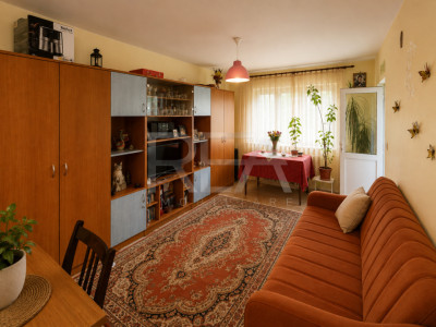 2 camere Aviației decomandat, et. 3, an 1985, metrou, 58 mp