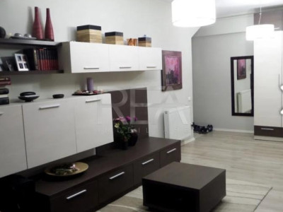  3 camere de închiriat, Apărătorii Patriei | 85 mp | Parcare