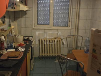 2 camere Barbu Văcărescu decomandat, parter, an 1981, 55 mp